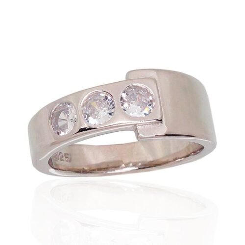 Silver ring with Zirkons