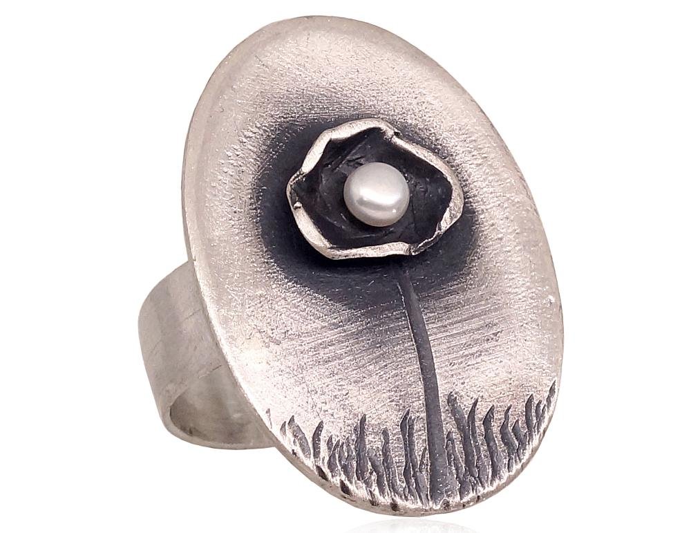 Silver ring with Fresh-water Pearl