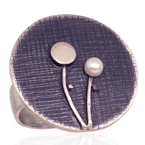 Silver ring with Fresh-water Pearl