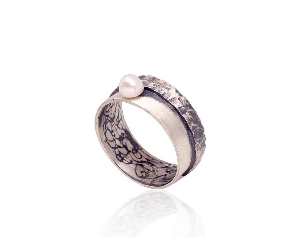 Silver ring with Fresh-water Pearl - Image 2