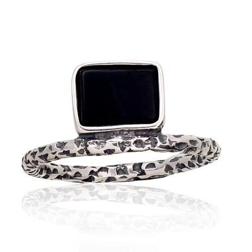 Silver ring with Onix