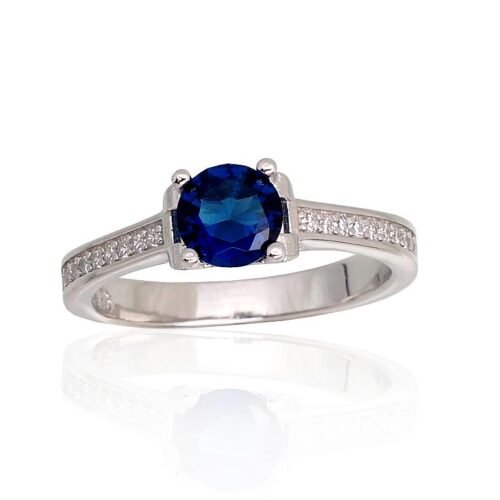 Silver ring with Zirkons