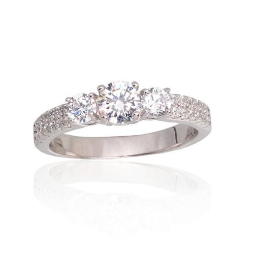 Silver ring with Zirkons