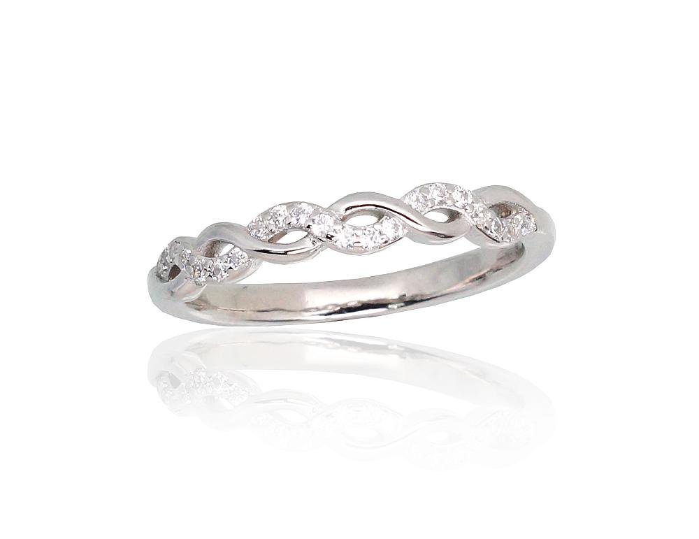 Silver ring with Zirkons