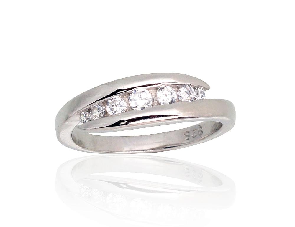 Silver ring with Zirkons