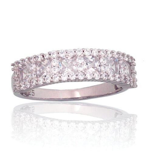 Silver ring with Zirkons