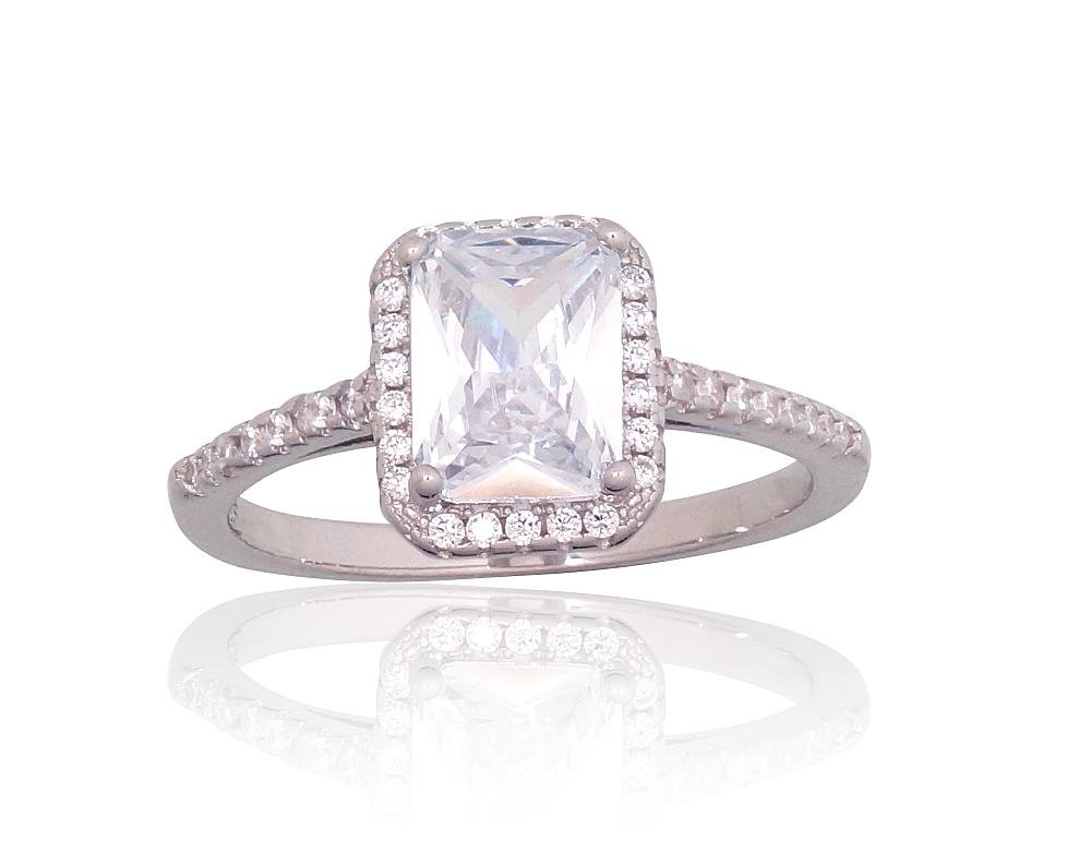 Silver ring with Zirkons