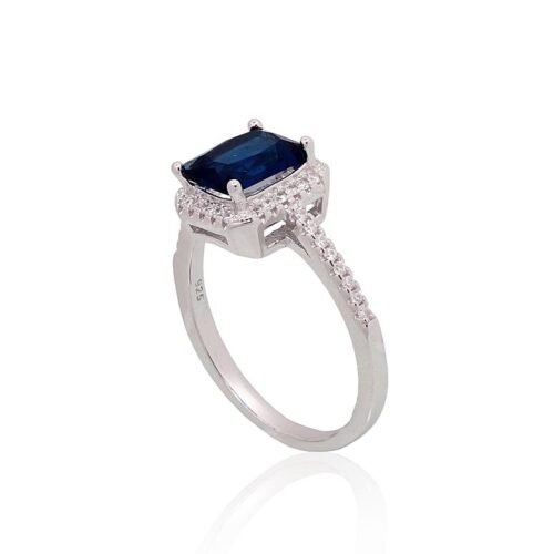 Alternative view of Silver ring with Zirkons
