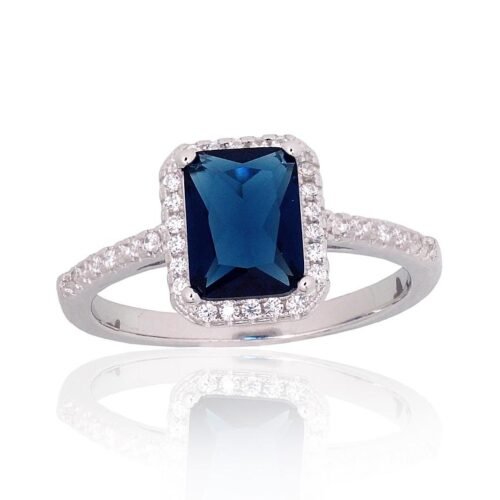 Silver ring with Zirkons