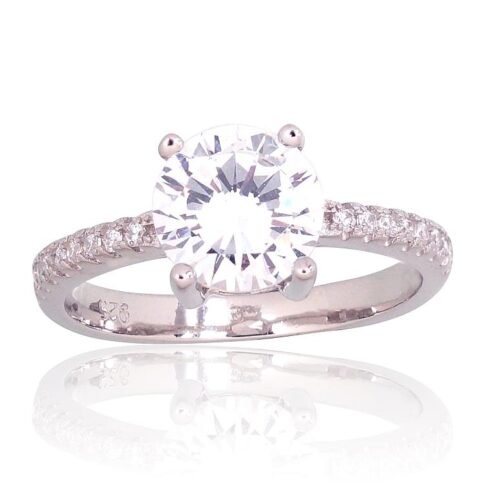 Silver ring with Zirkons