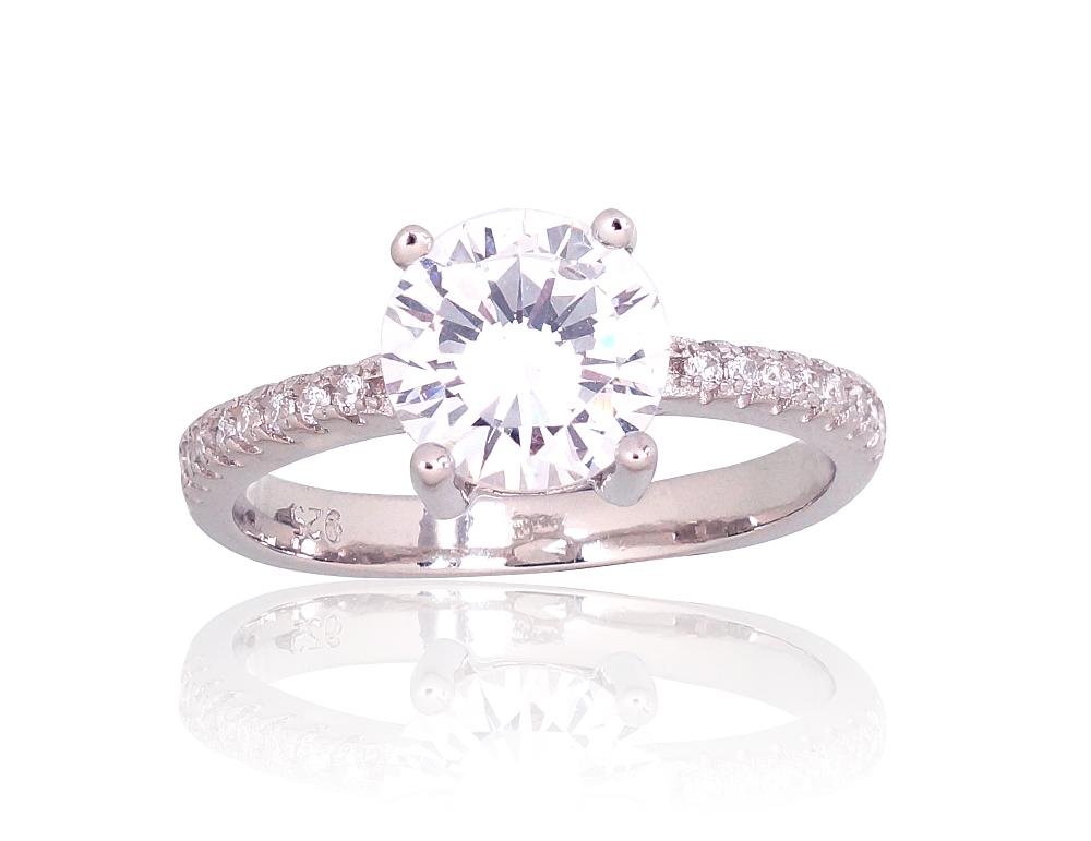 Silver ring with Zirkons