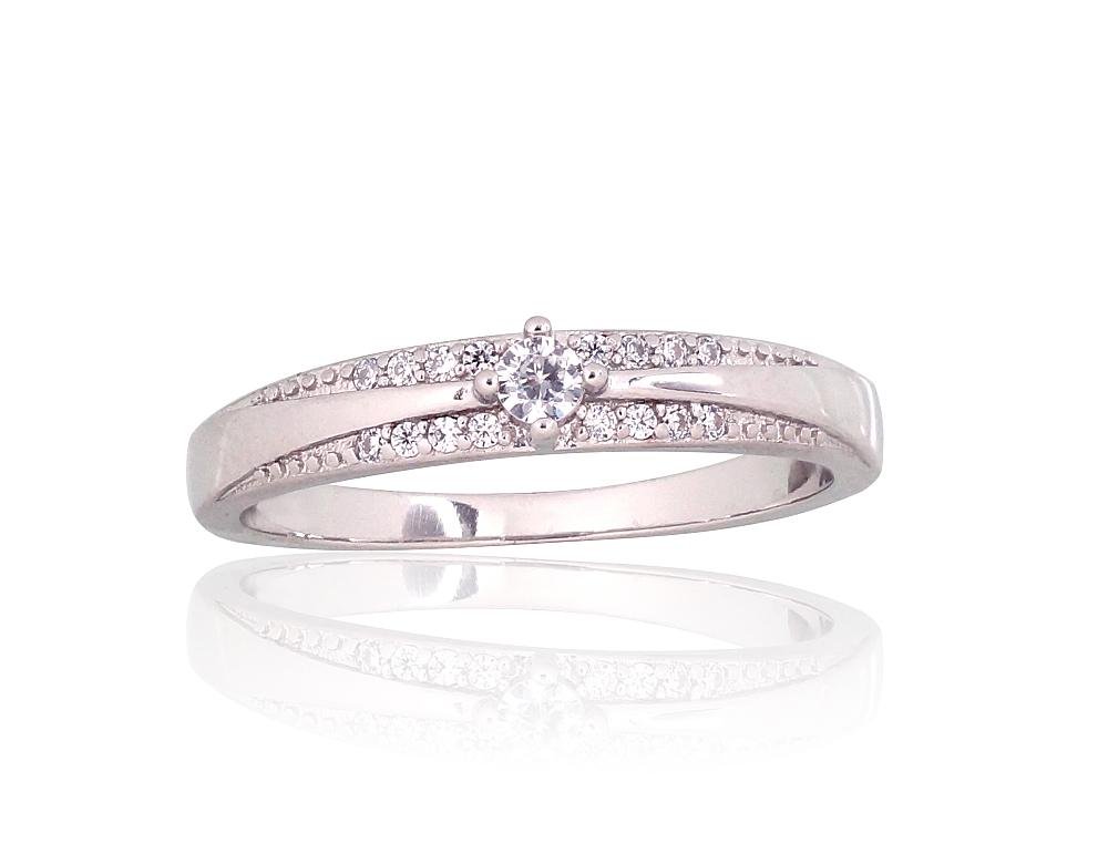 Silver ring with Zirkons
