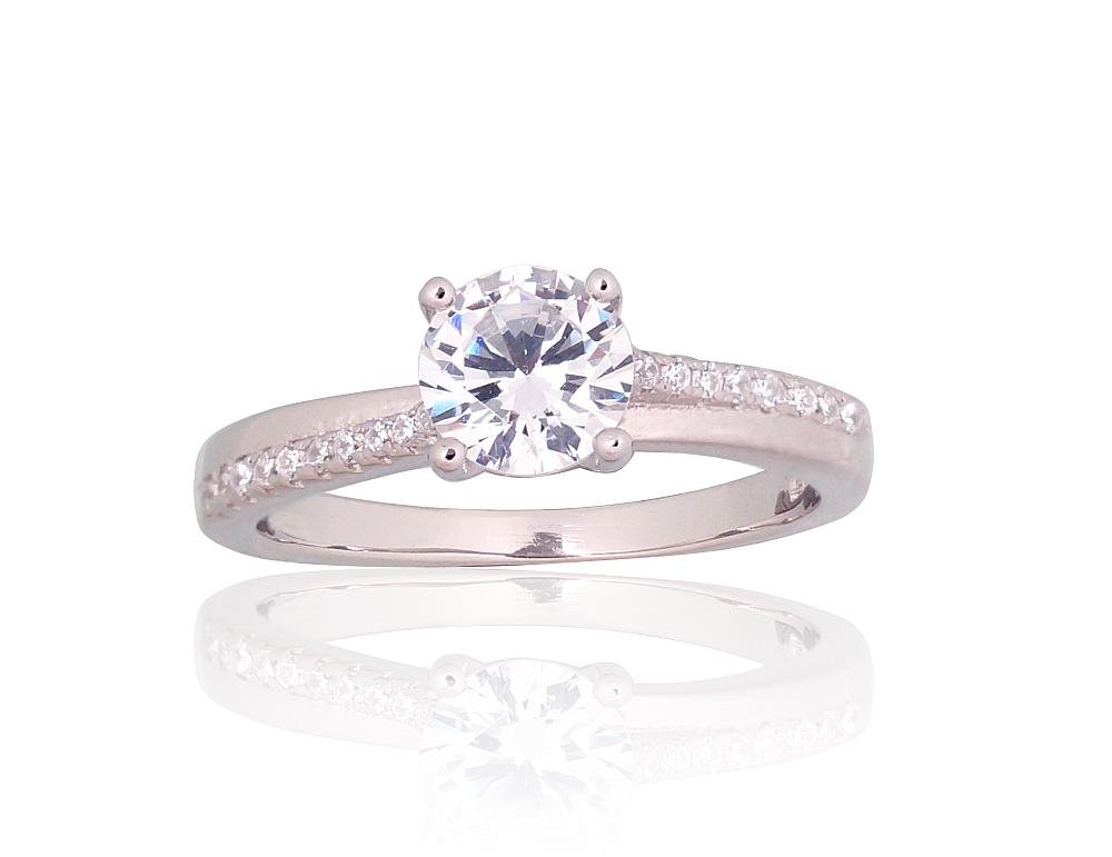Silver ring with Zirkons