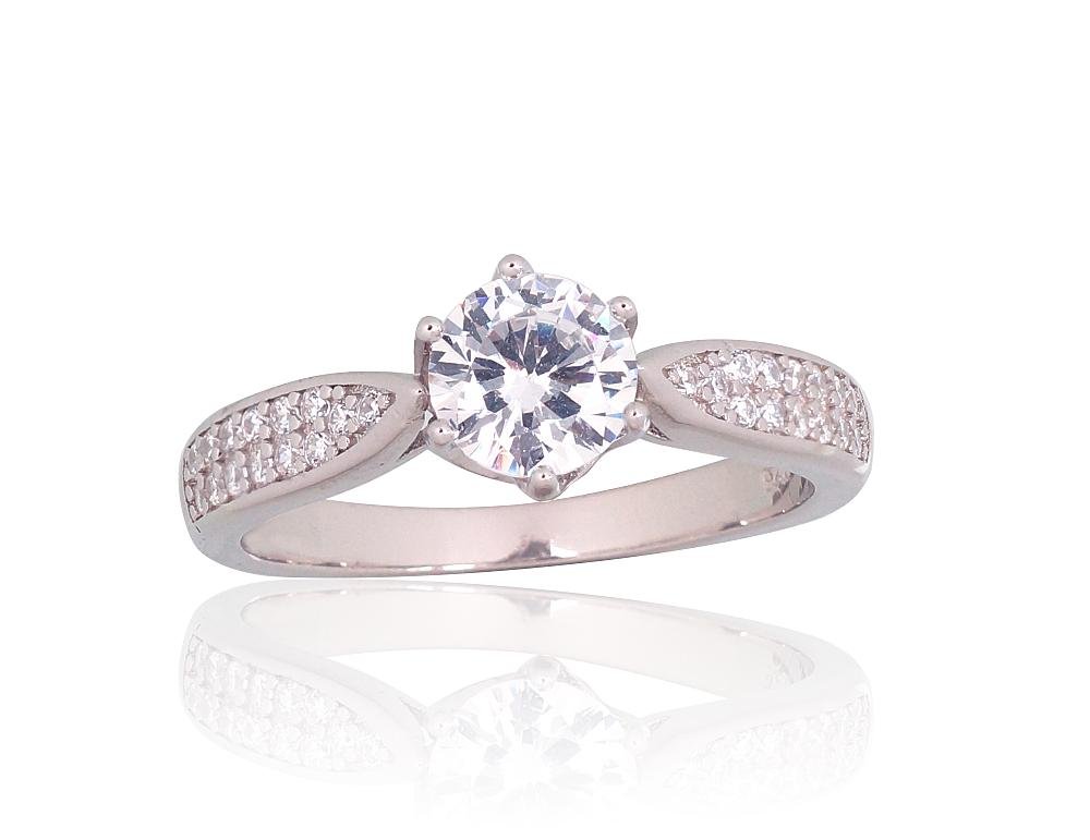 Silver ring with Zirkons