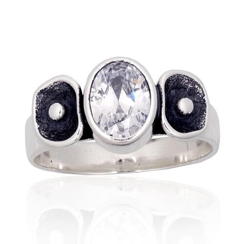 Silver ring with Zirkons