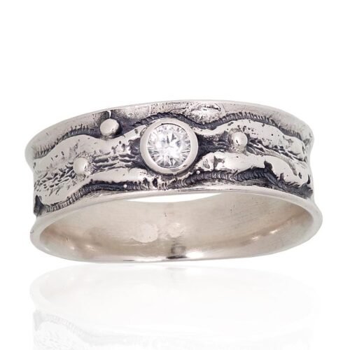 Silver ring with Zirkons
