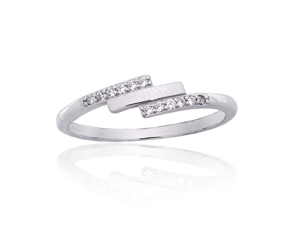 Silver ring with Zirkons