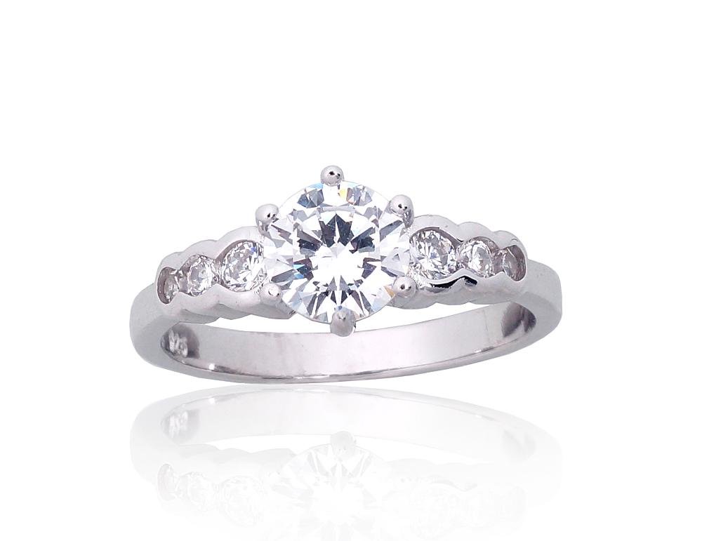 Silver ring with Zirkons