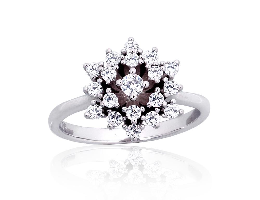 Silver ring with Zirkons