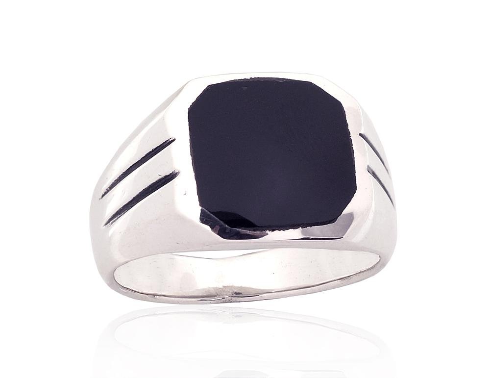 Silver ring with Onix