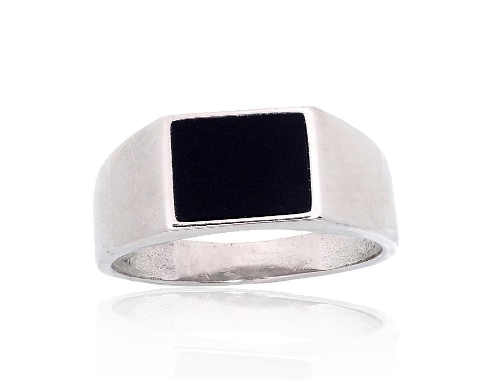 Silver ring with Onix