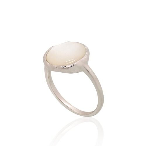 Alternative view of Silver ring with Mother-of-pearl