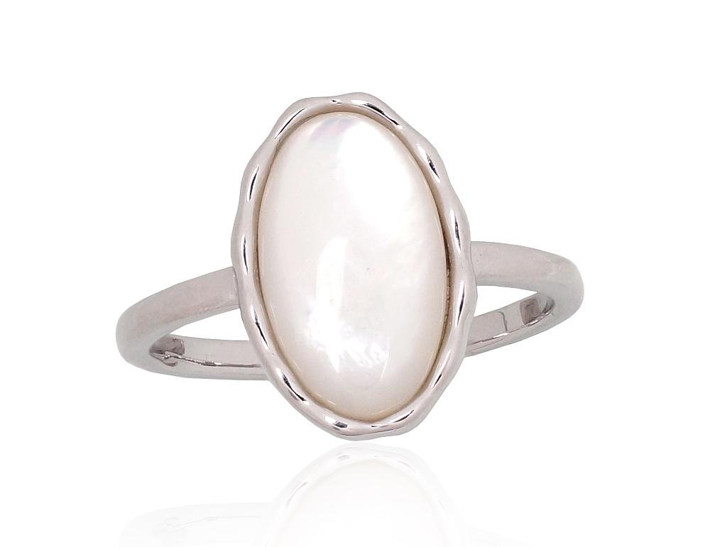Silver ring with Mother-of-pearl