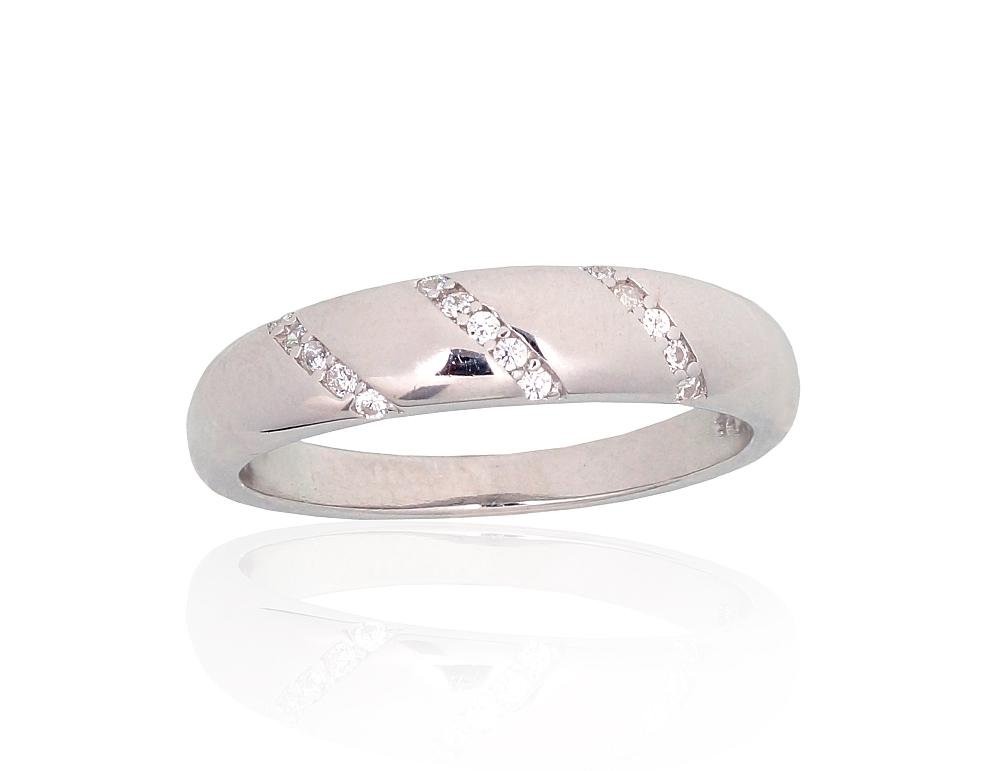 Silver ring with Zirkons
