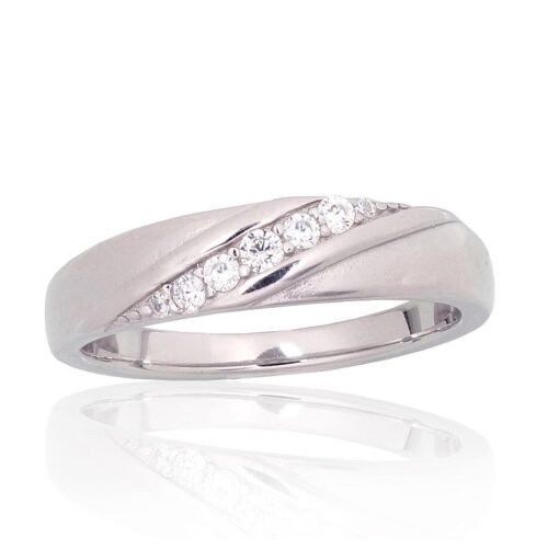 Silver ring with Zirkons
