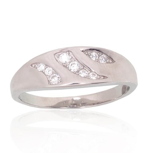 Silver ring with Zirkons