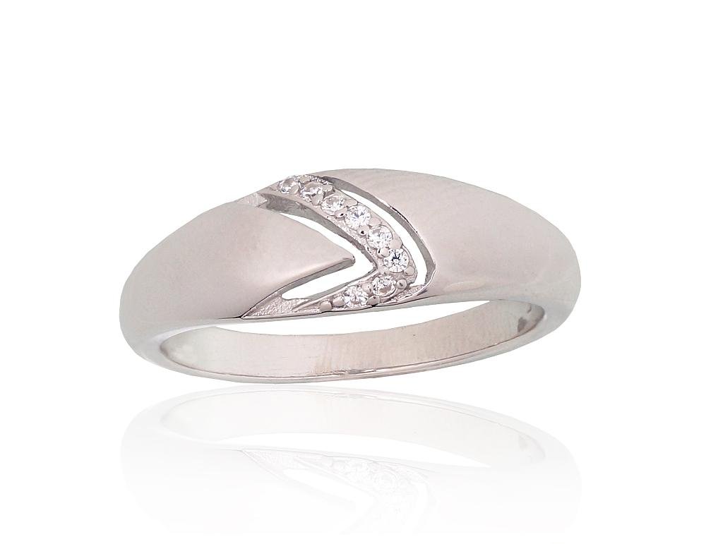 Silver ring with Zirkons