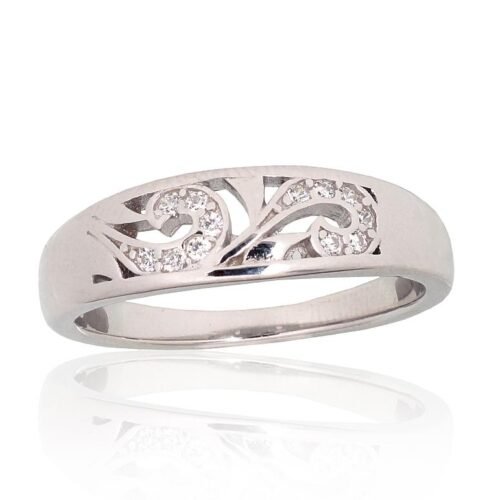 Silver ring with Zirkons