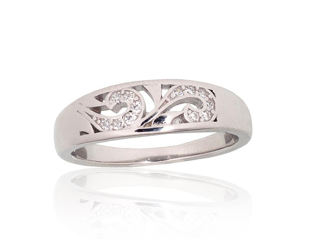 Silver ring with Zirkons