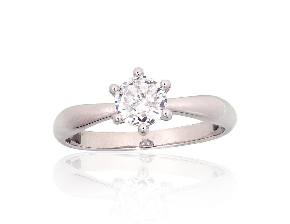 Silver ring with Zirkons