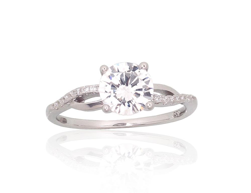 Silver ring with Zirkons