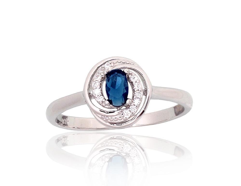 Silver ring with Zirkons