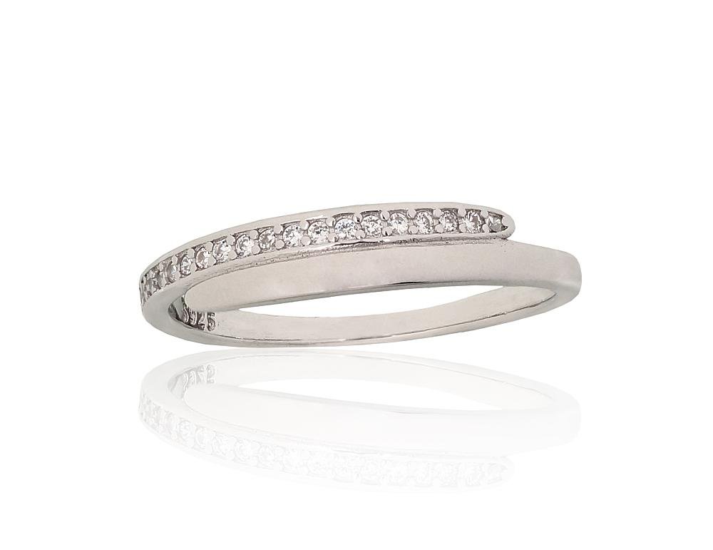 Silver ring with Zirkons