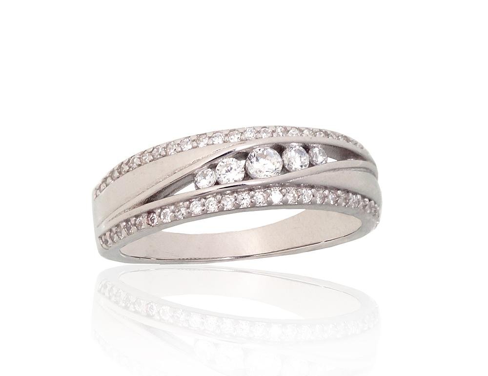 Silver ring with Zirkons