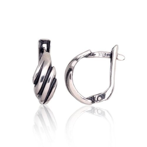 Silver earrings with 'english' lock