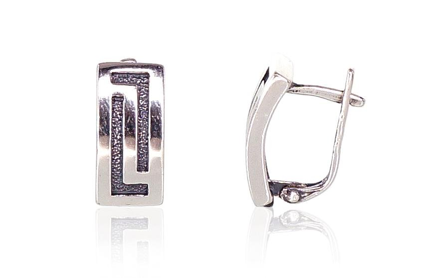 Silver earrings with 'english' lock