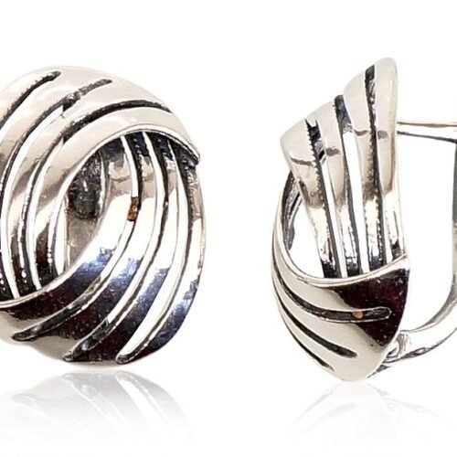 Silver earrings with 'english' lock