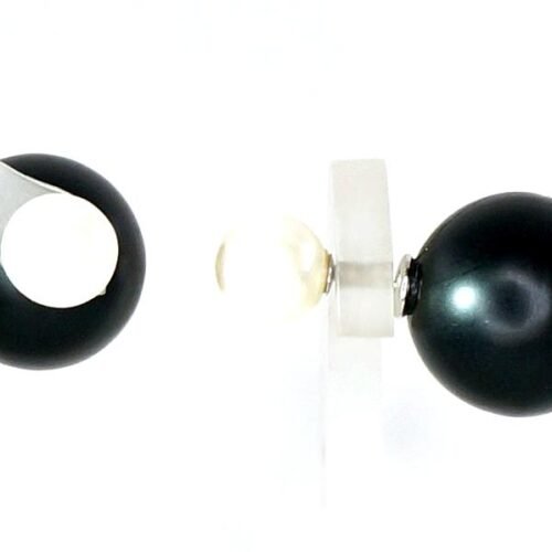 Silver stud earrings with Plastic , Fresh-water Pearl (Imitation)