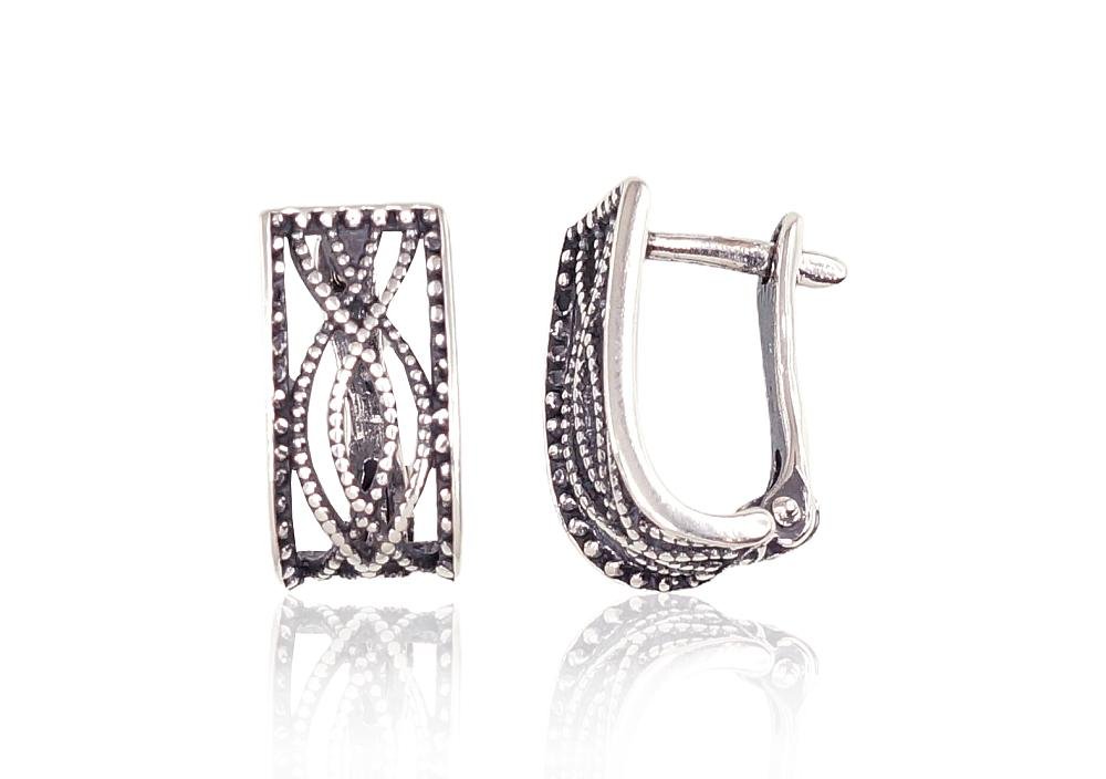Silver earrings with 'english' lock
