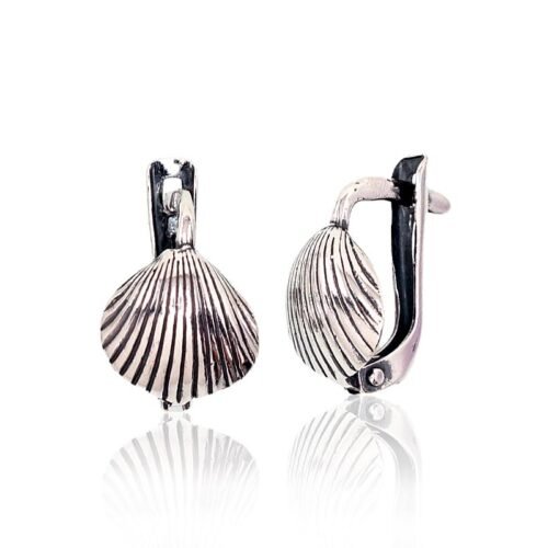 Silver earrings with 'english' lock