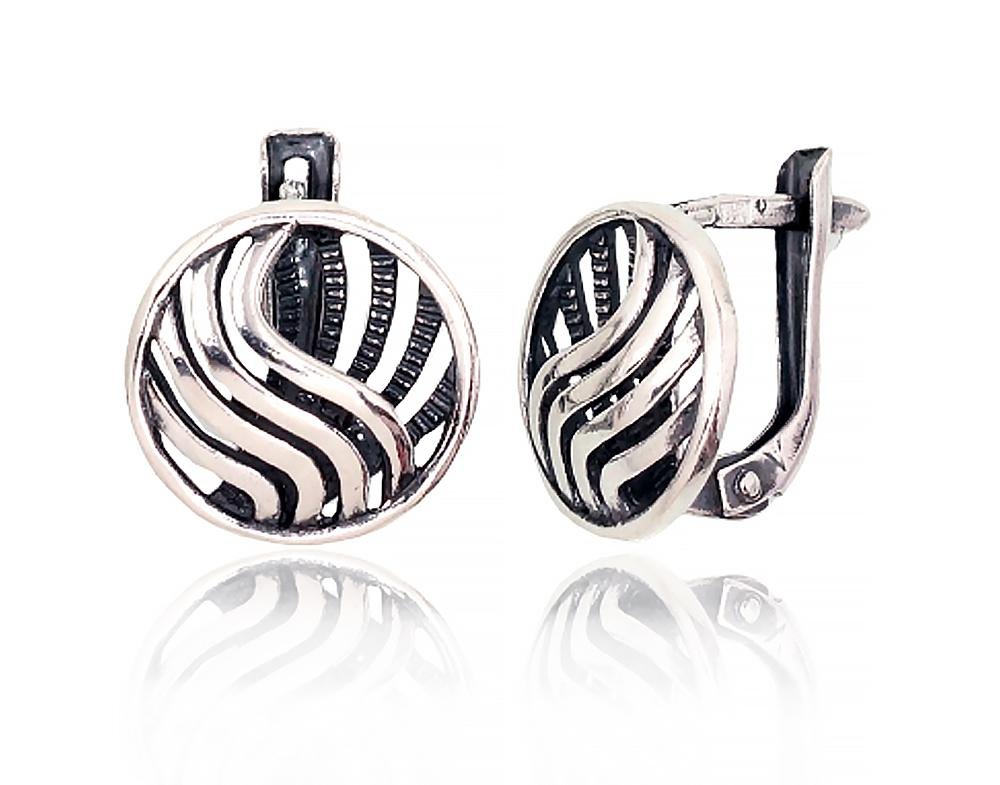 Silver earrings with 'english' lock