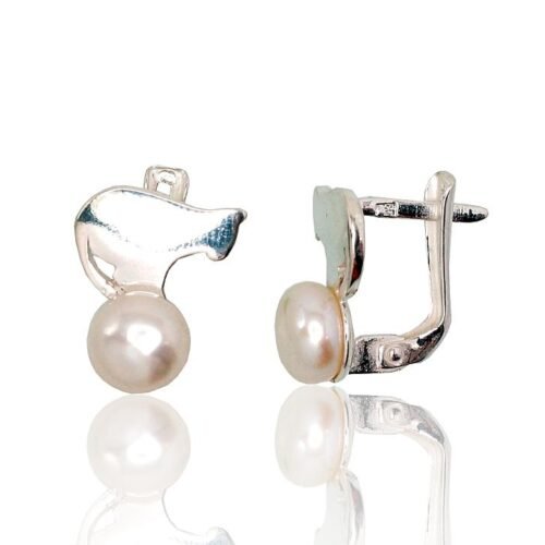 Silver earrings with 'english' lock with Fresh-water Pearl
