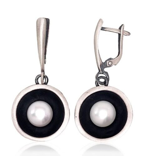Silver earrings with 'english' lock with Fresh-water Pearl