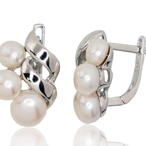 Silver earrings with 'english' lock with Fresh-water Pearl