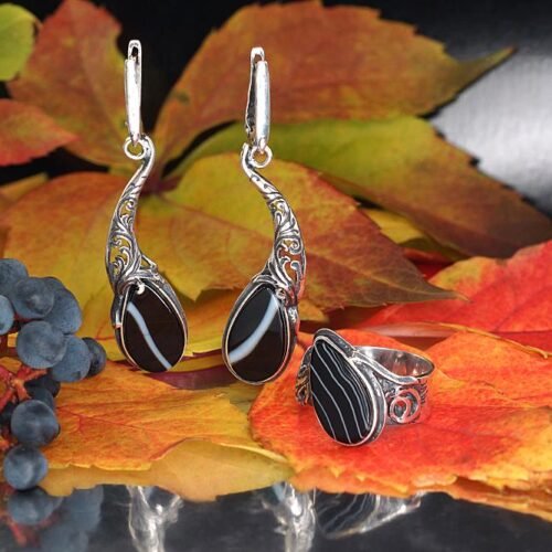 Alternative view of Silver earrings with Agate