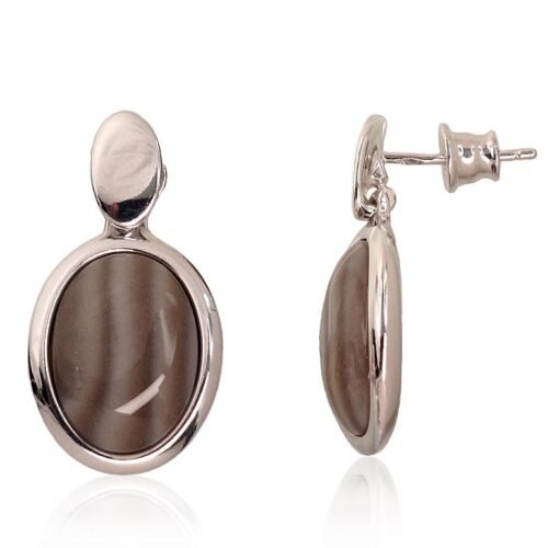 Silver stud earrings with Flint